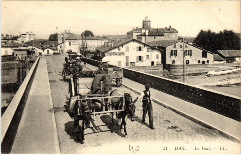 Carte postale ancienne Dax Le Pont