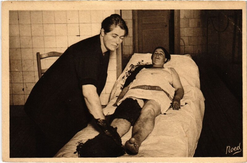 Carte postale ancienne Dax Etablissement Thermal des Baignots , Application de boue