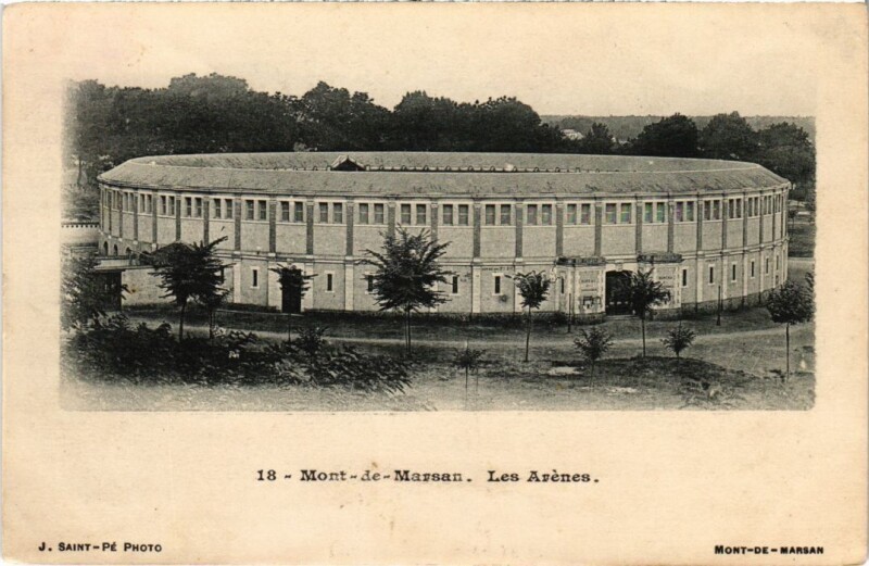 Carte postale ancienne Mont de Marsan Les Arenes à Mont-de-Marsan