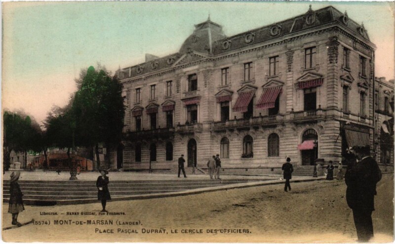Carte postale ancienne Mont de Marsan Place Pascal Duplat à Mont-de-Marsan