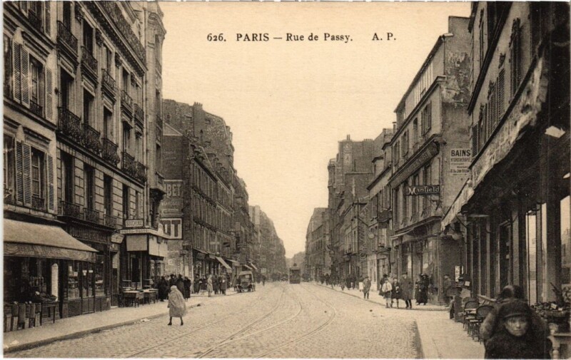 Carte postale ancienne Rue de Passy à Paris 16e