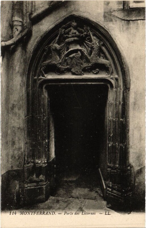 Carte postale ancienne Montferrand Porte des Licornes France