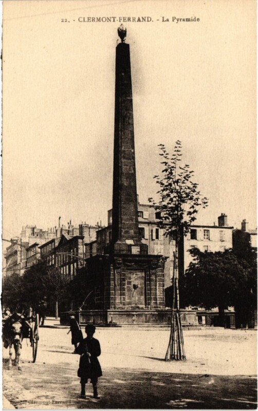 Carte postale ancienne Clermont Ferrand La Pyramide France à Clermont-Ferrand