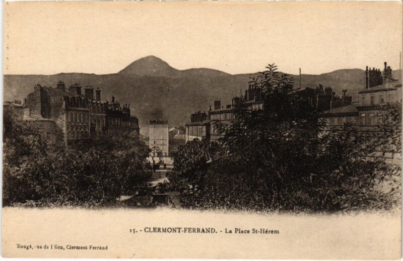Carte postale ancienne Clermont Ferrand La Place St.Herem France à Clermont-Ferrand