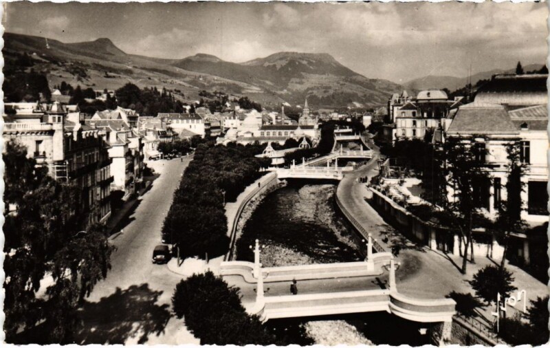Carte postale ancienne La Bourboule La Dordogne France à La Bourboule