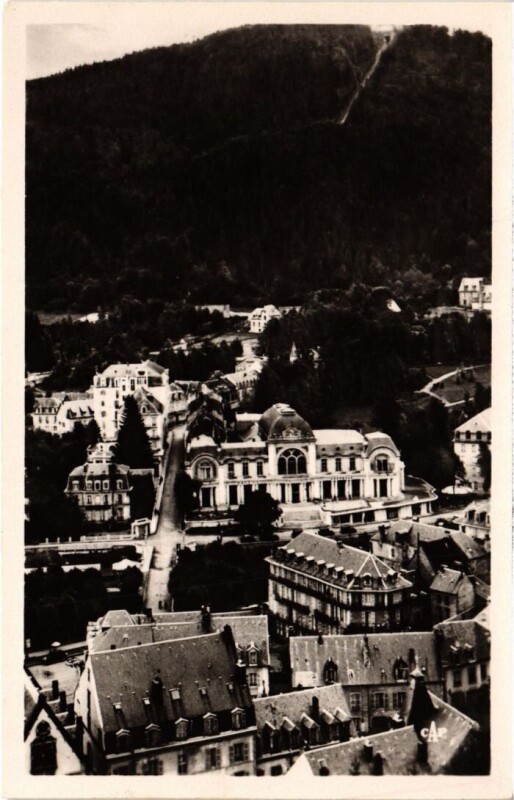Carte postale ancienne La Bourboule Vue vers le Casino France à La Bourboule