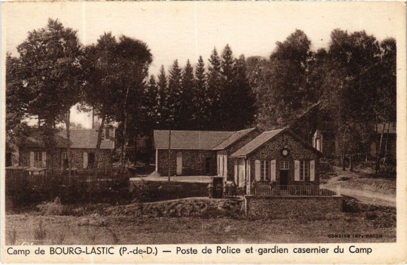 Carte postale ancienne Camp de Bourg-Lastic Poste de Police et gardien France à Bourg-Lastic