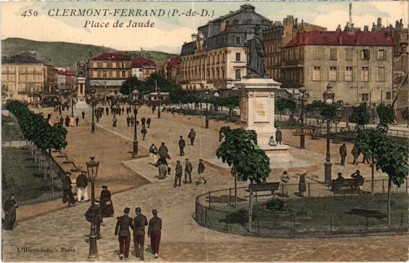 Carte postale ancienne Clermont Ferrand Place de Jaude France à Clermont-Ferrand
