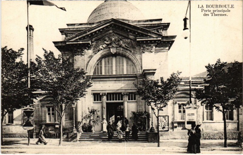 Carte postale ancienne La Bourboule Porte principale des Thermes France à La Bourboule