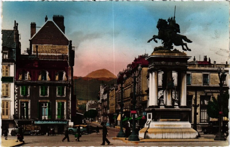Carte postale ancienne Clermont Ferrand Statue de Vercingetorix France à Clermont-Ferrand