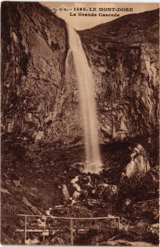 Carte postale ancienne Le Mont Dore La Grande Cascade France à Mont-Dore