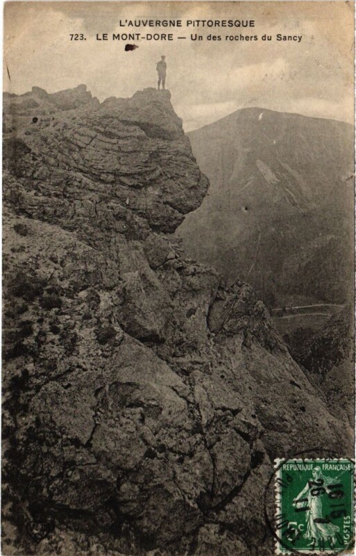 Carte postale ancienne Le Mont Dore Un des rochers du Sancy France à Mont-Dore