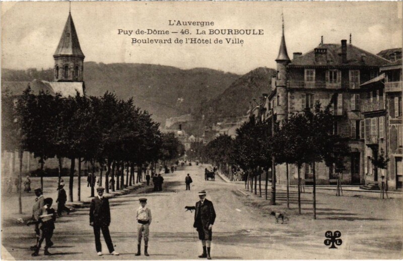 Carte postale ancienne La Bourboule Boulevard de l'Hotel de Ville France à La Bourboule