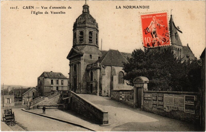 Carte postale ancienne Vue d'ensemble de l'Eglise de Vaucelles à Caen