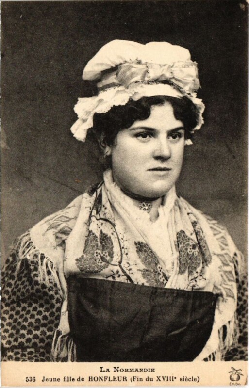 Carte postale ancienne Jeune fille de Honfleur France à Honfleur