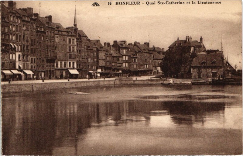 Carte postale ancienne Honfleur Quai Sainte-Catherine et la Lieutenance France à Honfleur