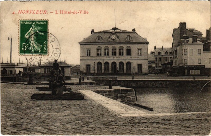 Carte postale ancienne Honfleur L'Hotel de Ville France à Honfleur