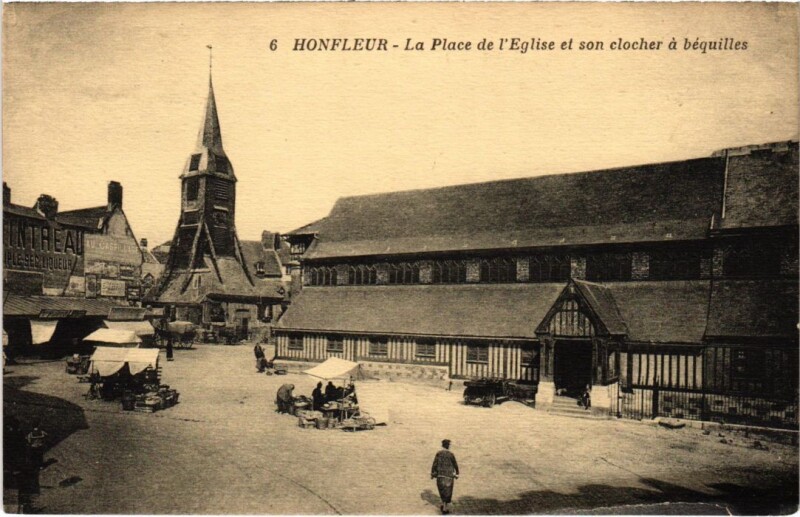 Carte postale ancienne Honfleur La Place de l'Eglise France à Honfleur