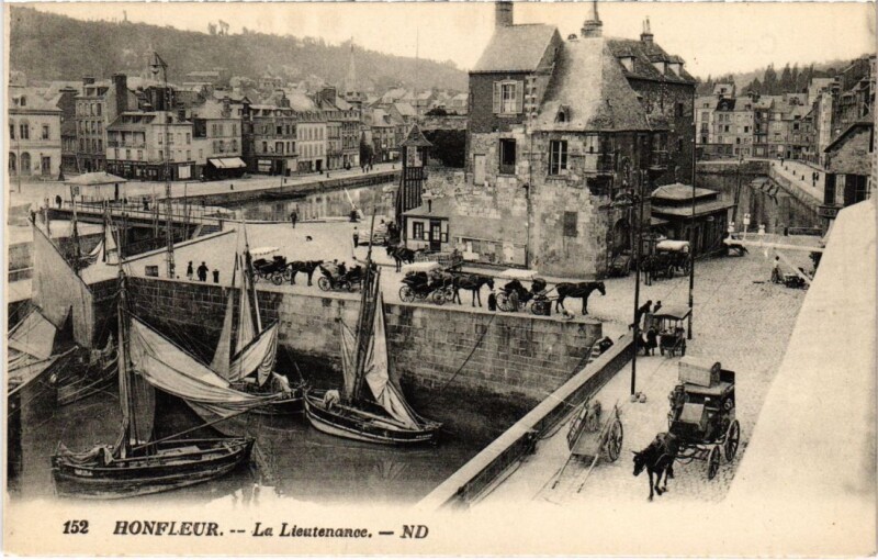 Carte postale ancienne Honfleur La Lieutenance France à Honfleur