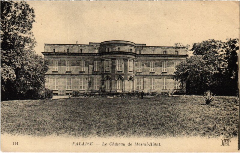 Carte postale ancienne Falaise Le Chateau de Mesnil-Riant France à Falaise