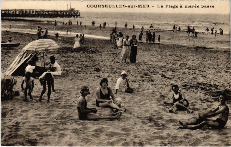 Carte postale ancienne Courseulles La Plage a maree basse France