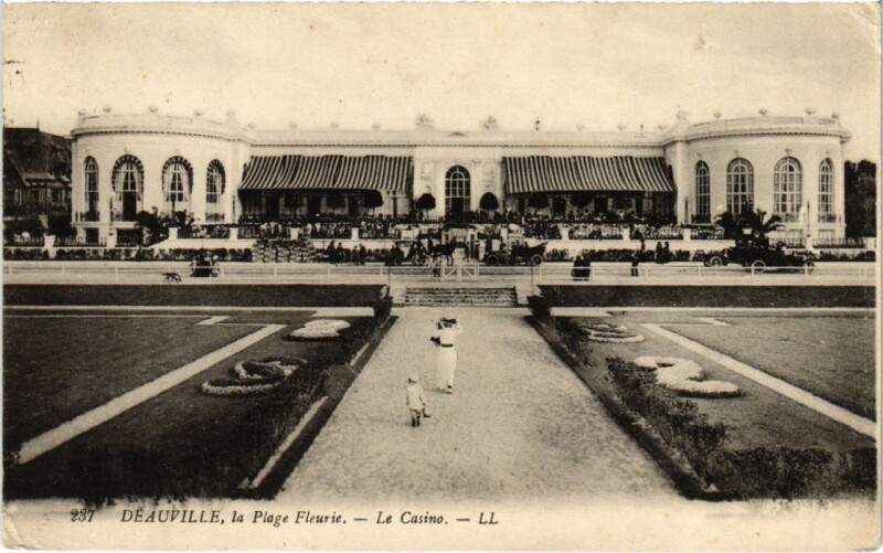 Carte postale ancienne Deauville la Plage Fleurie-Le Casino France à Deauville