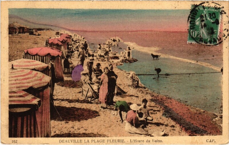 Carte postale ancienne Deauville L'Heure du Bains France à Deauville