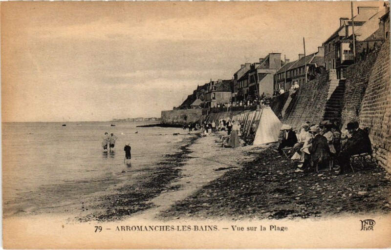 Carte postale ancienne Arromanches-les-Bains Vue sur la Plage France à Arromanches-les-Bains