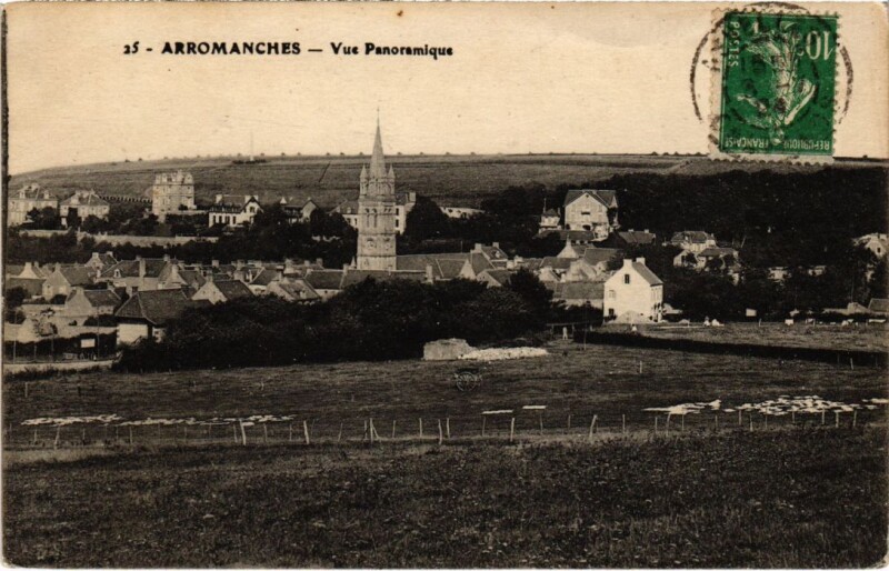 Carte postale ancienne Arromanches-les-Bains Vue Panoramique France à Arromanches-les-Bains