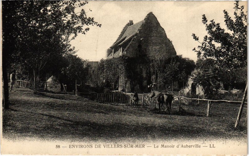 Carte postale ancienne Environs de Villers s Mer Le Manoir d'Auberville France à Auberville