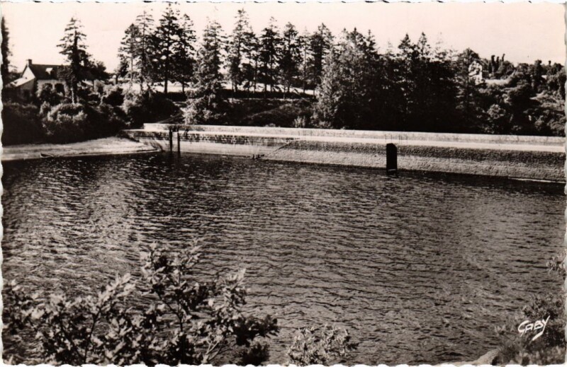 Carte postale ancienne Glomel pres Rostrenen - Le Barrage à Glomel