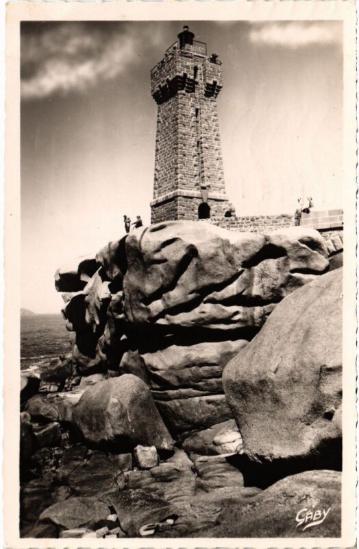 Carte postale ancienne Ploumanac'H Le Phare