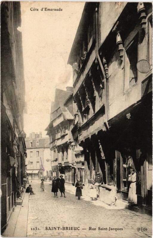 Carte postale ancienne Saint-Brieuc Rue Saint-Jacques à Saint-Brieuc