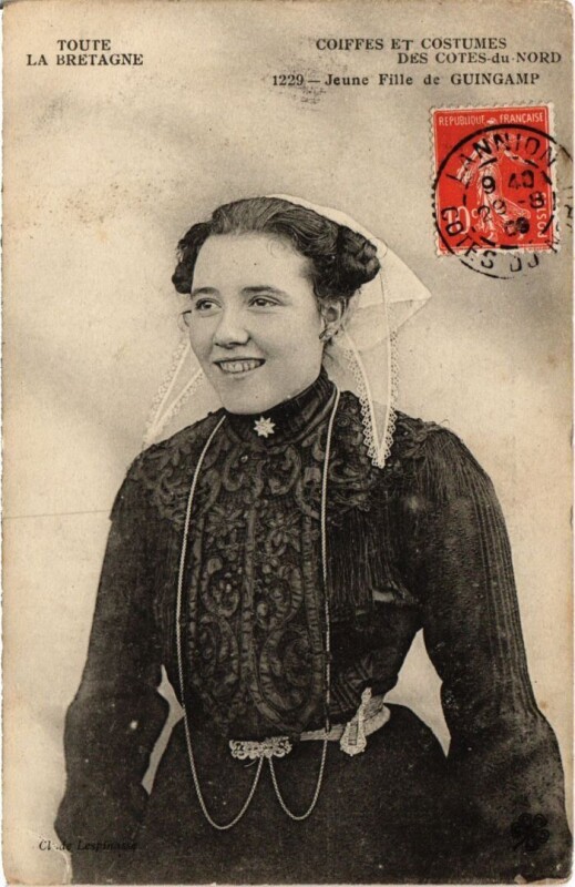 Carte postale ancienne Guingamp Jeune Fille - Type à Guingamp