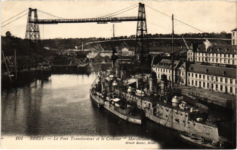 Carte postale ancienne Brest Le Transbordeur et le Fond de l'Arsenal