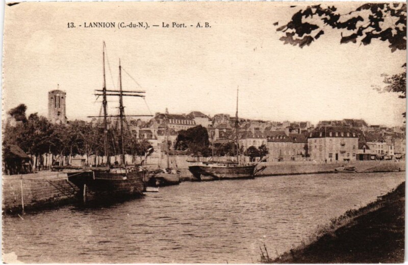 Carte postale ancienne Lannion Le Port à Lannion