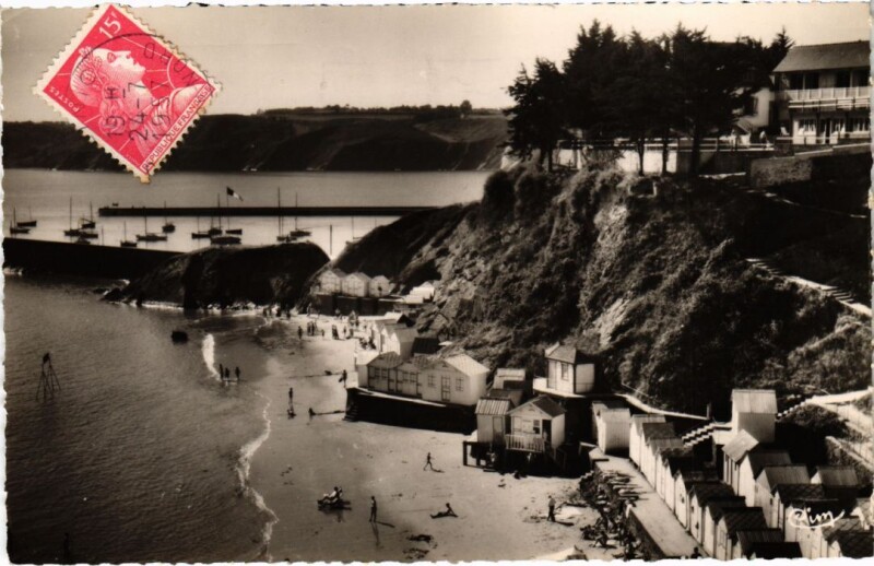 Carte postale ancienne Binic Plage de l'Avant-Port