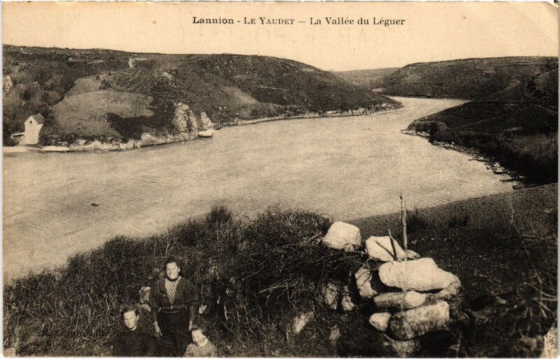 Carte postale ancienne Le Yaudet La Vallee du Leguer