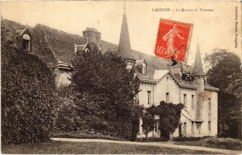 Carte postale ancienne Lannion Le Manoir de Trorozec à Lannion