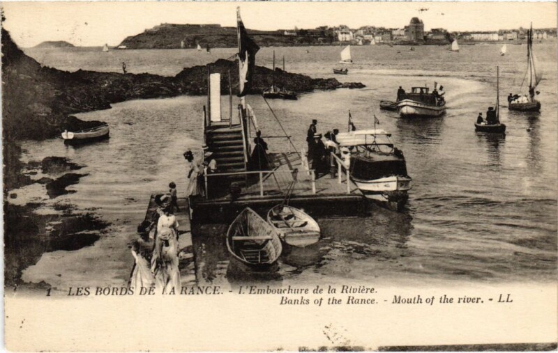 Carte postale ancienne Les Bords de la Rance - L'Embouchure de la Riviere
