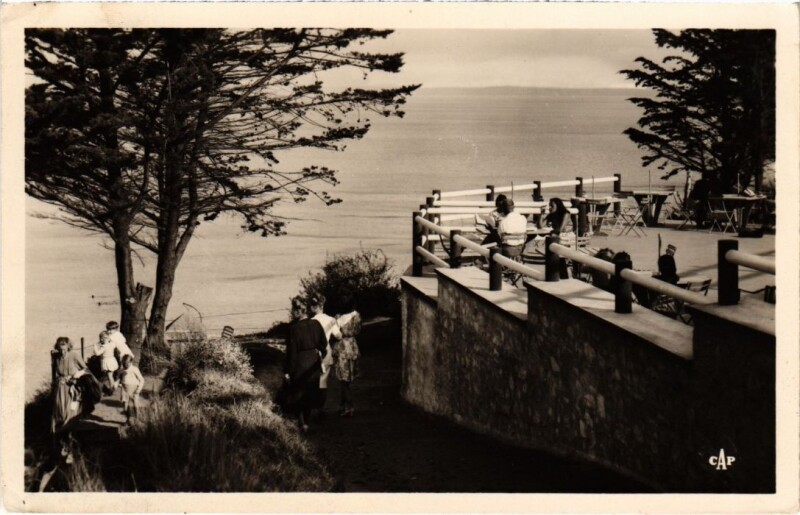 Carte postale ancienne Binic Entree du Sentier des Douaniers