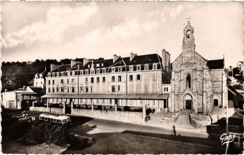 Carte postale ancienne Val-Andre Villa Notre-Dame et la Chapelle