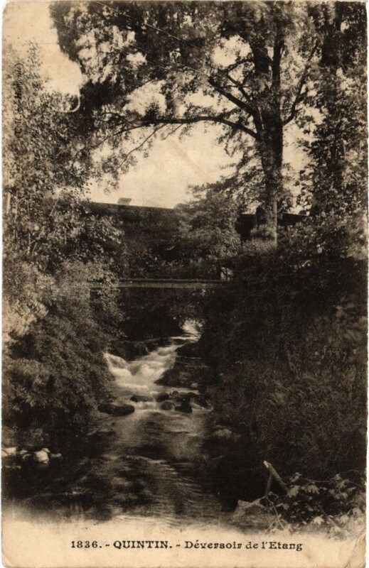 Carte postale ancienne Quintin Deversoir de l'Etang à Quintin