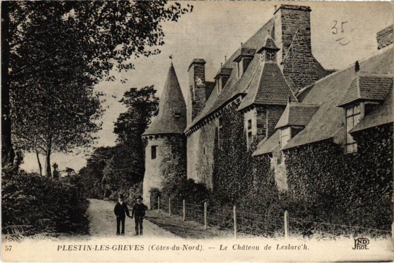 Carte postale ancienne Plestin-les-Greves Le Chateau de Leslarc'h
