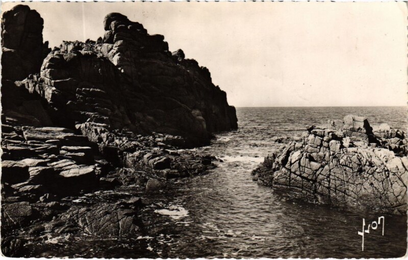 Carte postale ancienne Ile-de-Brehat Les Rochers de la Cote de Granit