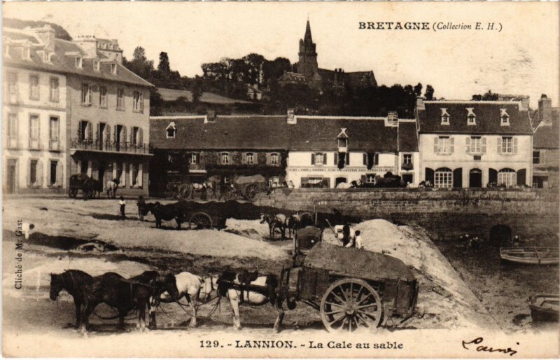 Carte postale ancienne Lannion La Cale au Sable à Lannion