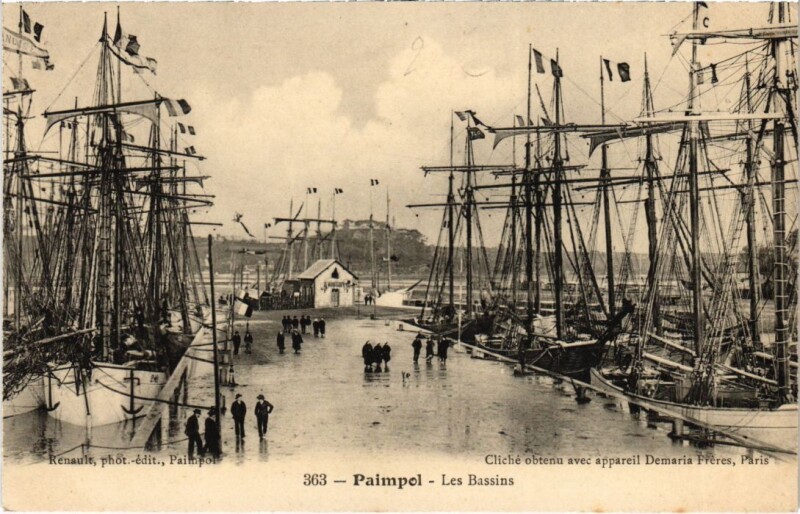Carte postale ancienne Paimpol Les Bassins à Paimpol