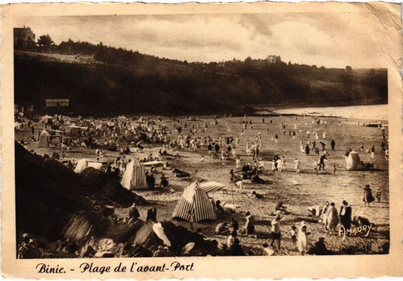 Carte postale ancienne Binic Plage de l'Avant-Port