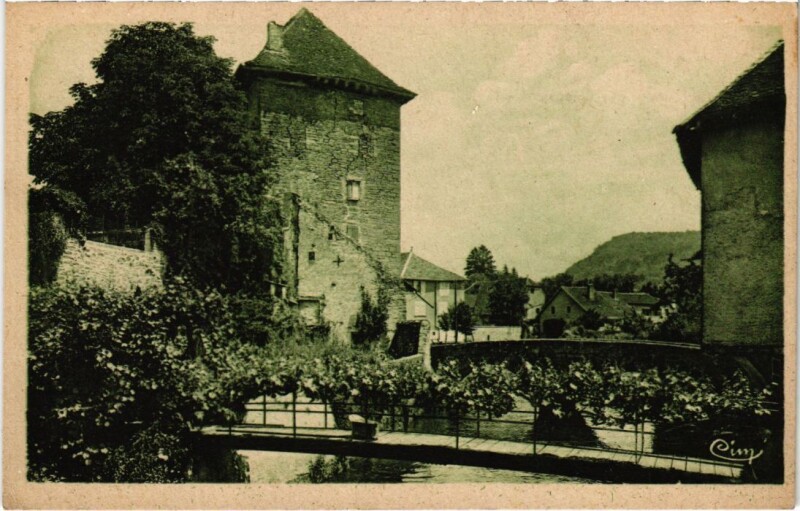 Carte postale ancienne Arbois La Cuisance et la Tour Gloriette à Arbois