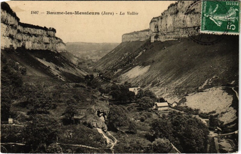 Carte postale ancienne Baume les Messieurs La Vallee à Baume-les-Messieurs